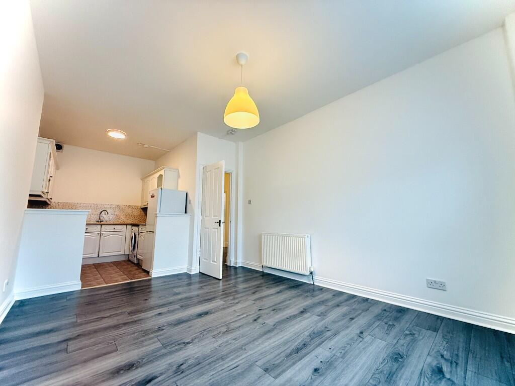 Main image of property: Cumbernauld Road, Glasgow, G31