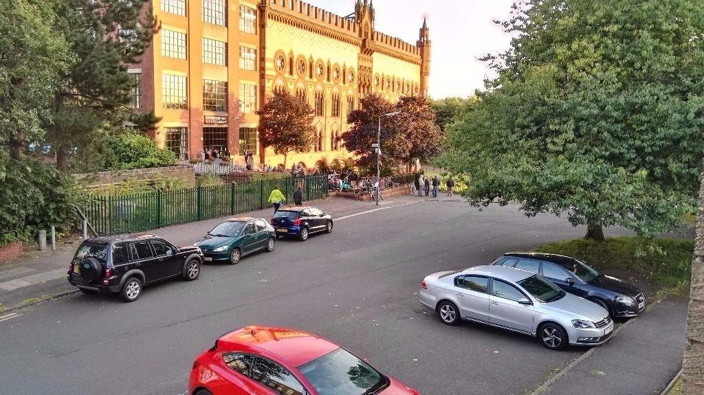 Main image of property: Binnie Place, Glasgow, G40