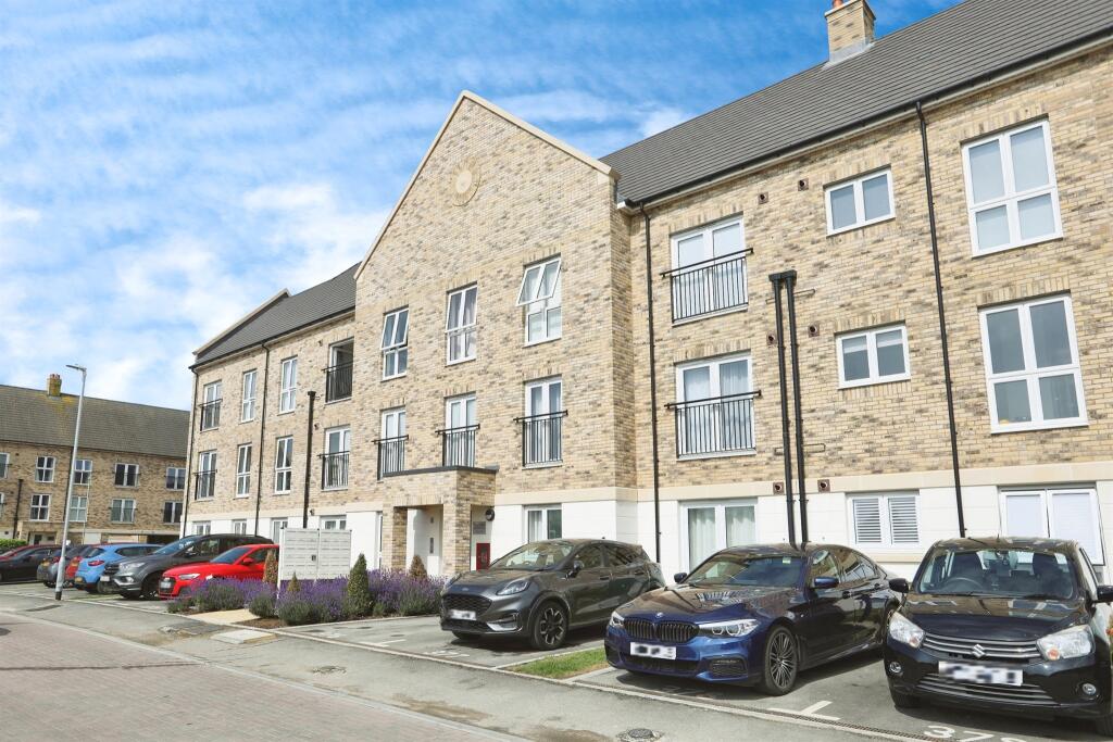 Main image of property: Henshaws Vale, Sittingbourne