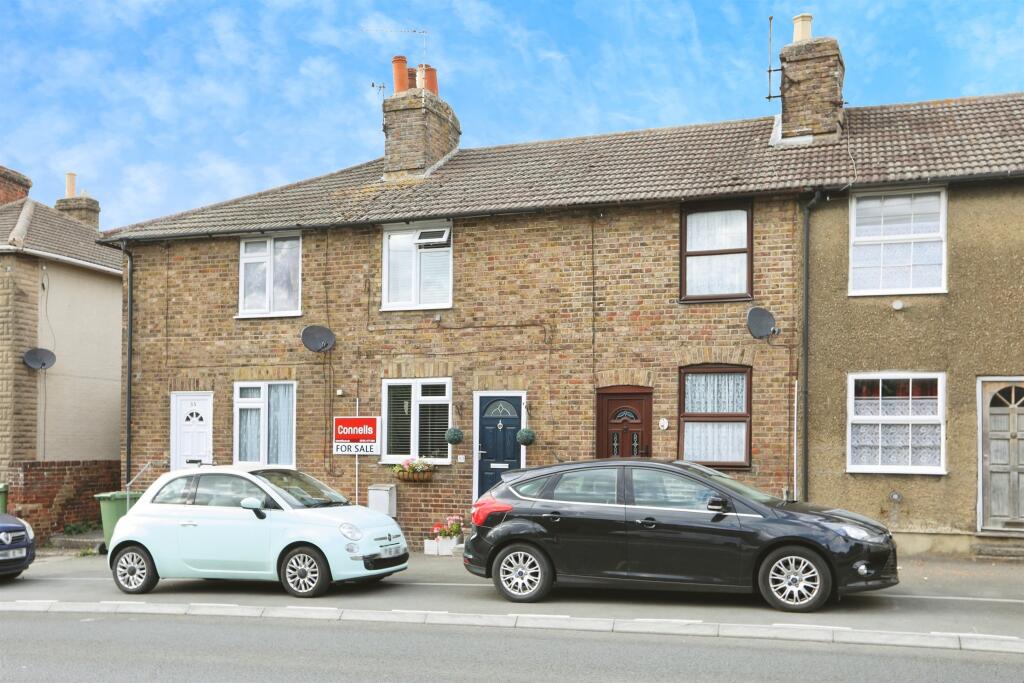 Main image of property: London Road, Teynham, Sittingbourne