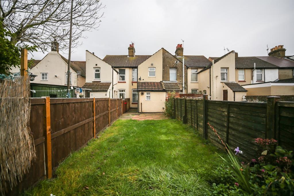 2 bedroom terraced house for sale in High Street, Milton Regis