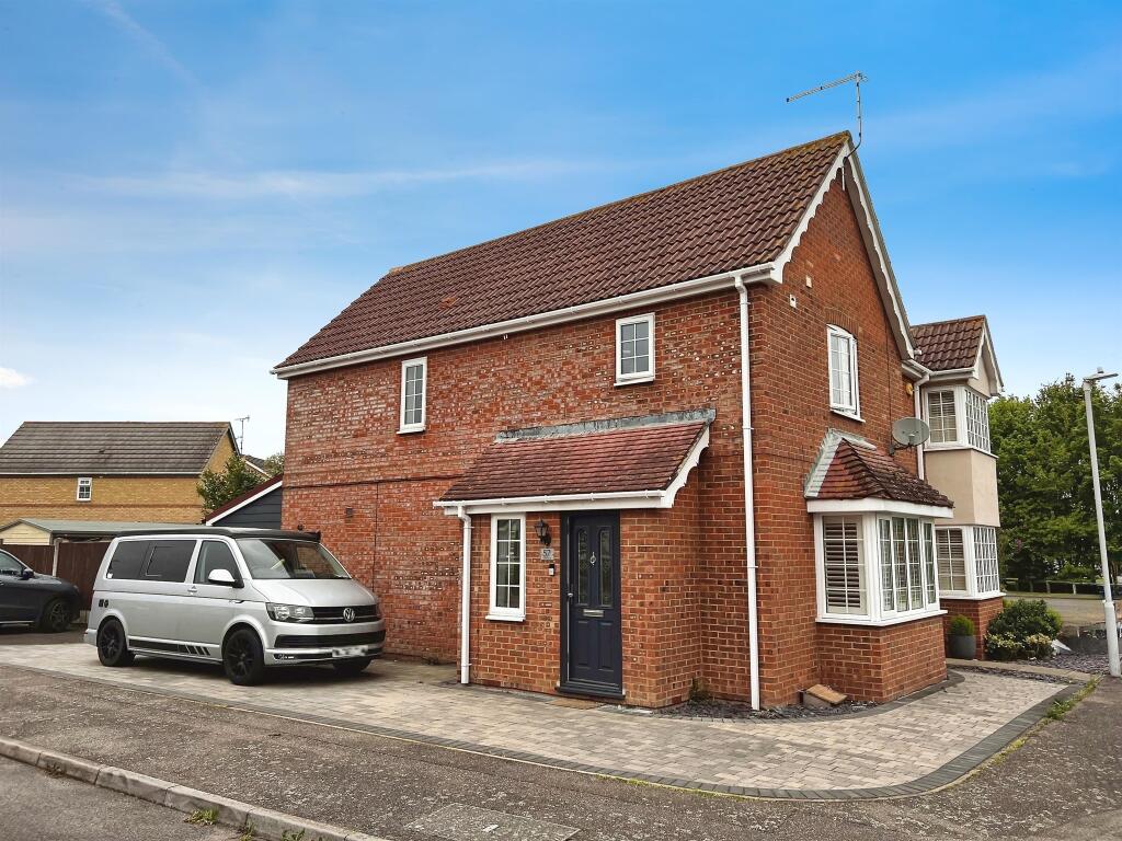 Main image of property: Yeates Drive, Kemsley, SITTINGBOURNE