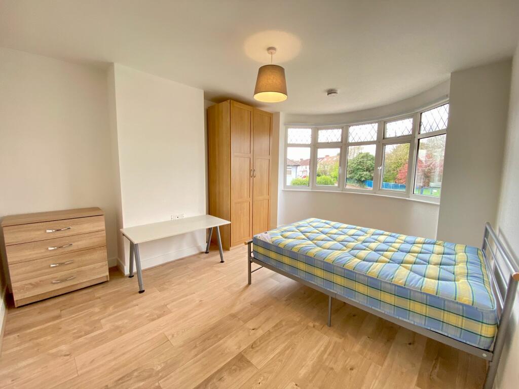 Additional property image - Fourth Avenue, Bristol