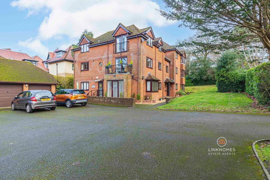 2 bedroom apartment for sale in Alton Road, Poole, BH14
