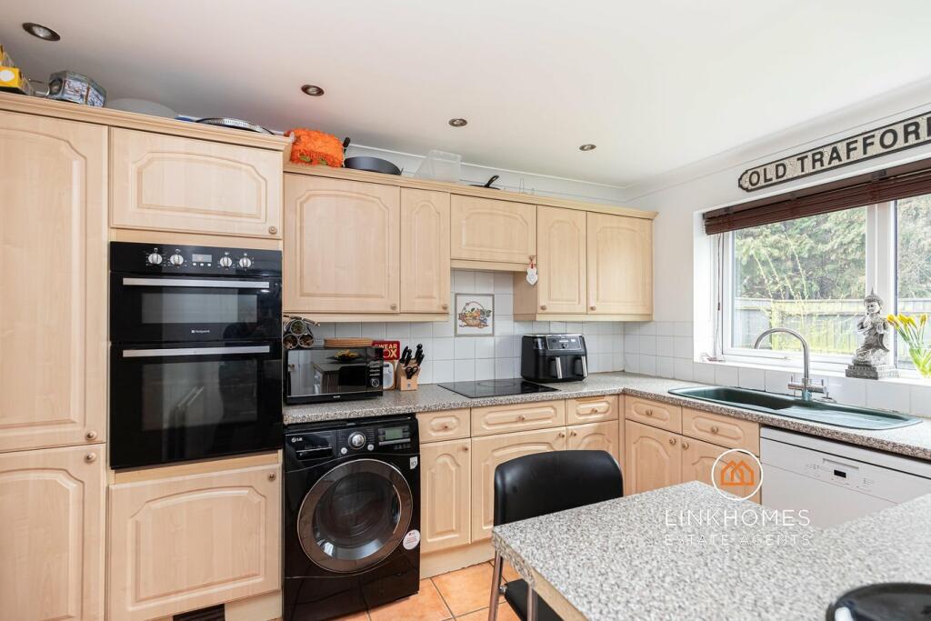 Additional property image - Greenhayes, Broadstone, BH18
