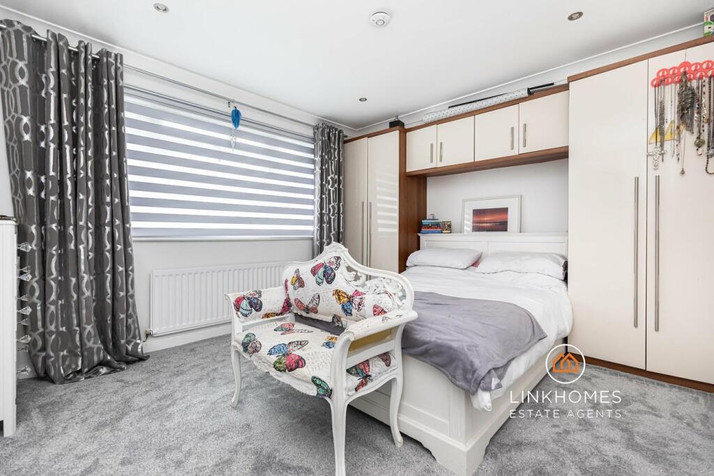 Additional property image - Greenhayes, Broadstone, BH18