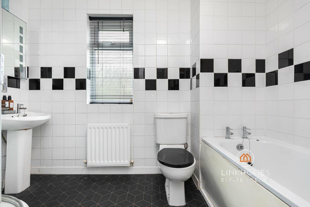 Additional property image - Greenhayes, Broadstone, BH18