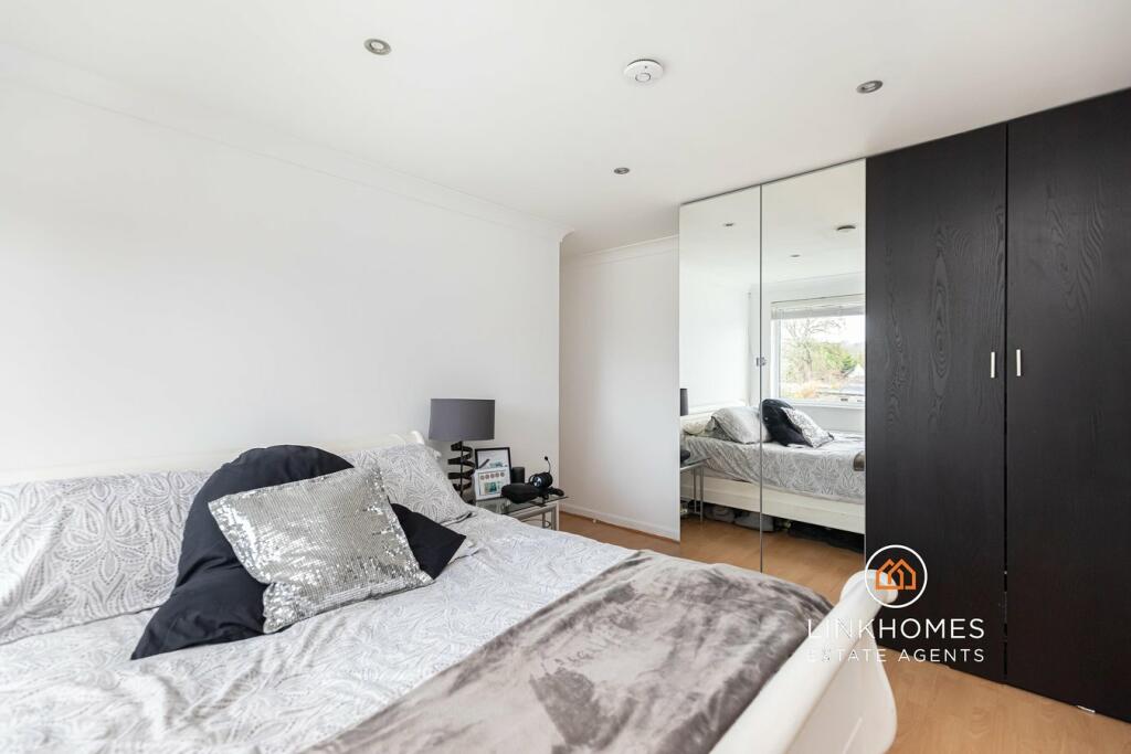 Additional property image - Greenhayes, Broadstone, BH18