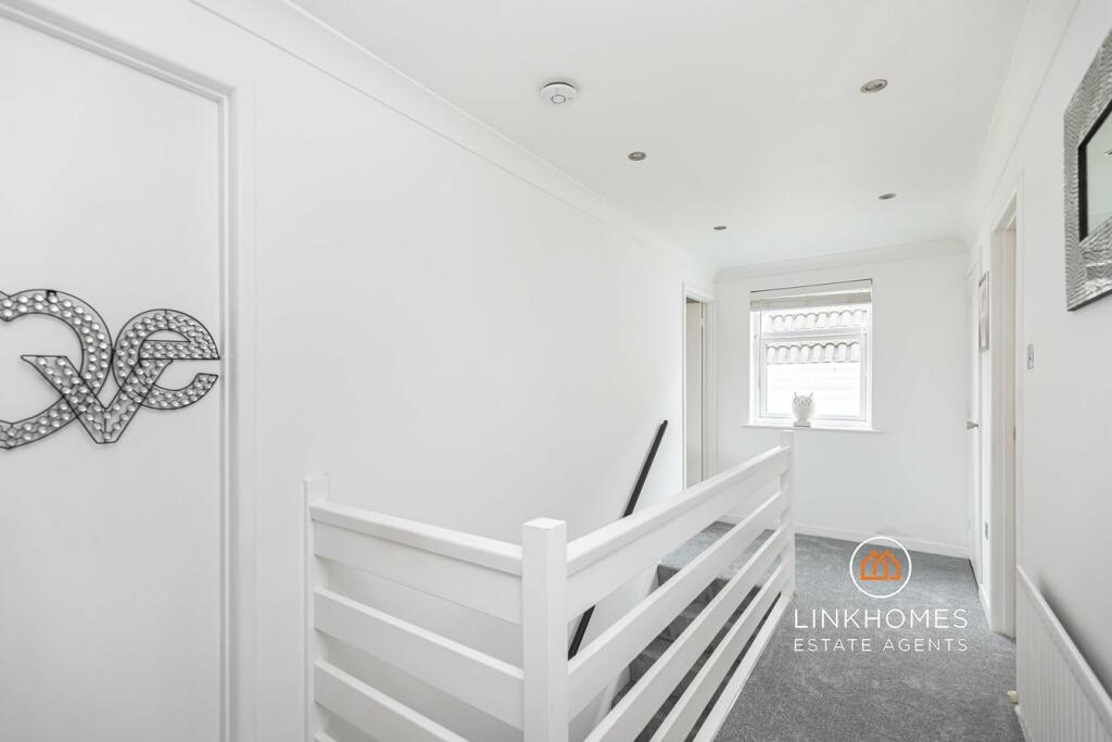 Additional property image - Greenhayes, Broadstone, BH18