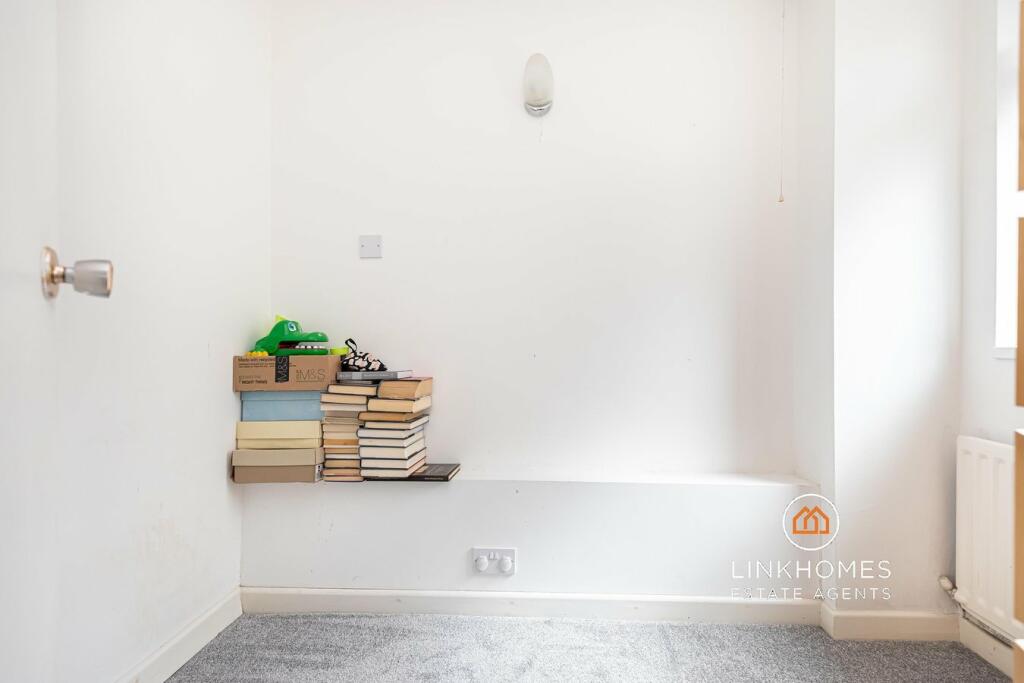 Additional property image - Greenhayes, Broadstone, BH18