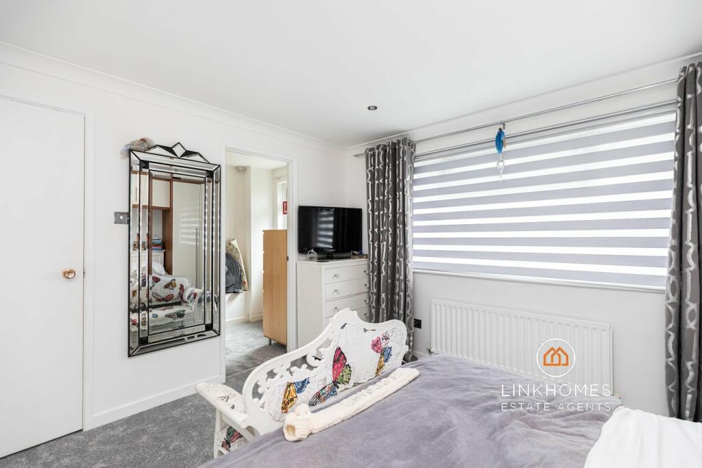 Additional property image - Greenhayes, Broadstone, BH18