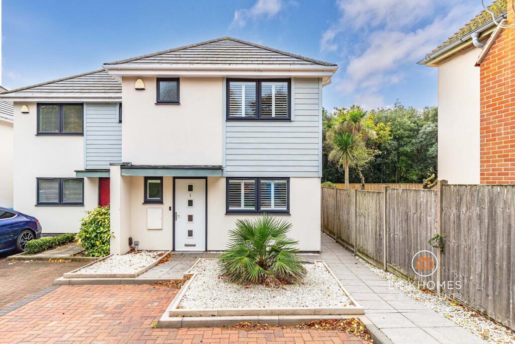 Main image of property: The Cuttings, Lower Parkstone, Poole, BH14