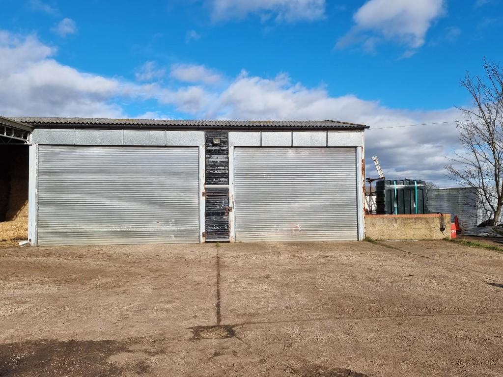 Distribution warehouse to lease in Little Common Farm, Common Road