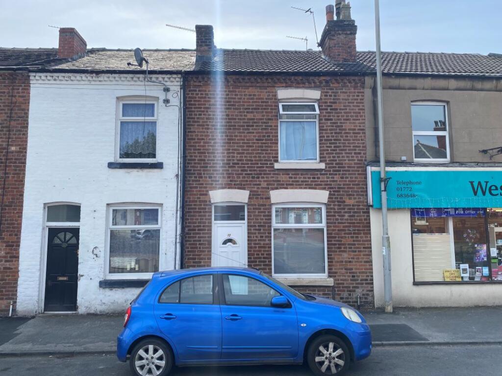 Main image of property: 72 Garstang Road South, Wesham, Preston, Lancashire, PR4 3BL