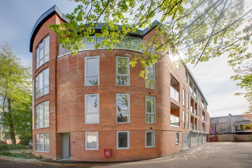 Main image of property: 17-19 Frogmoor, High Wycombe, HP13 5DQ