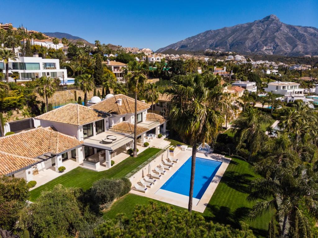 7 bedroom villa for sale in Andalucia, Malaga, Nueva Andalucia, Spain