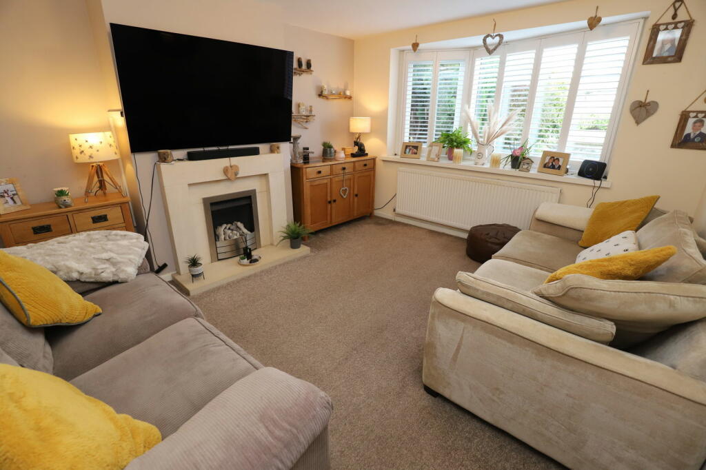 Additional property image - Fieldhead Avenue, Bury, BL8 2LZ
