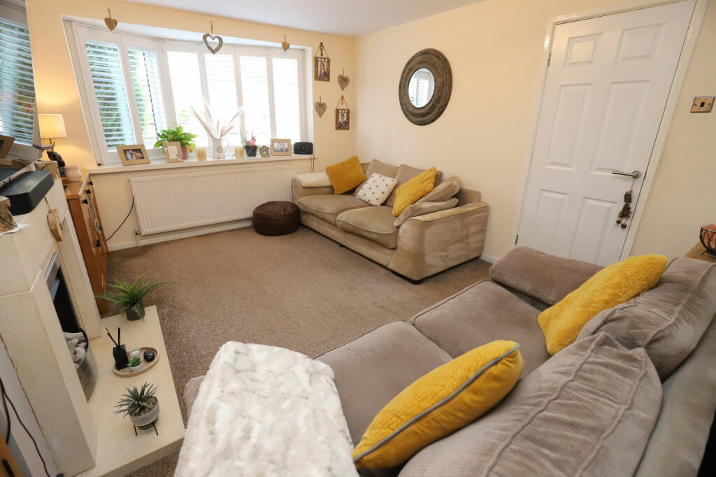 Additional property image - Fieldhead Avenue, Bury, BL8 2LZ