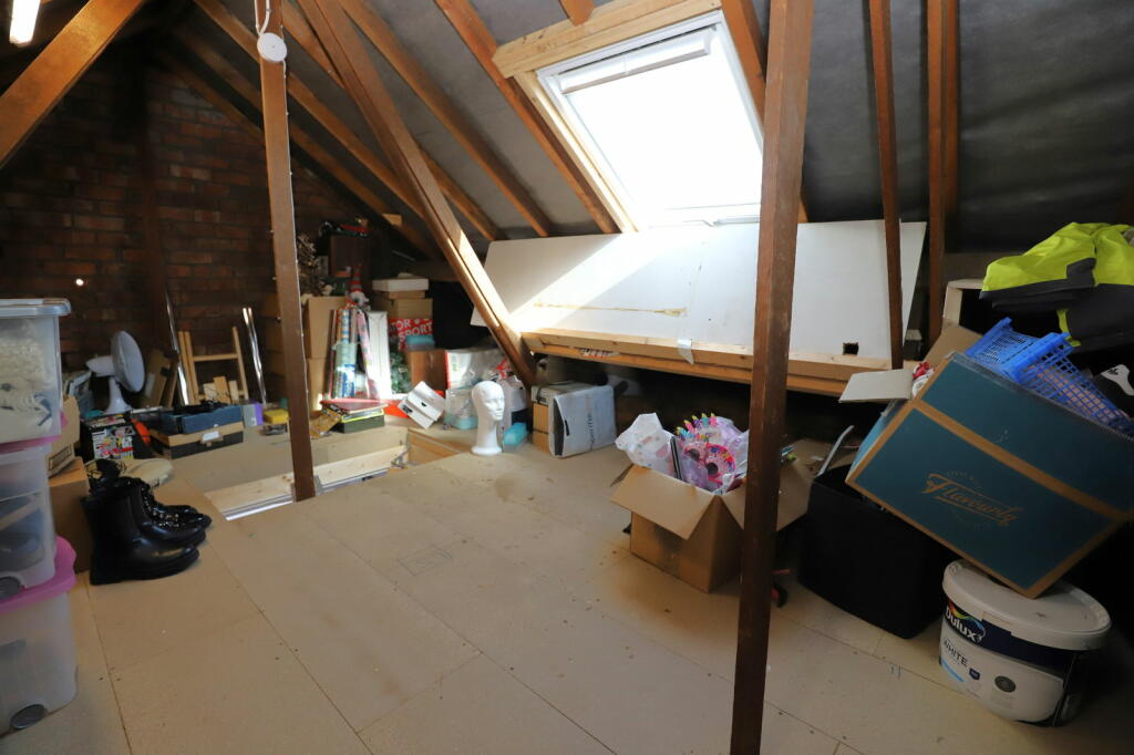 Additional property image - Fieldhead Avenue, Bury, BL8 2LZ
