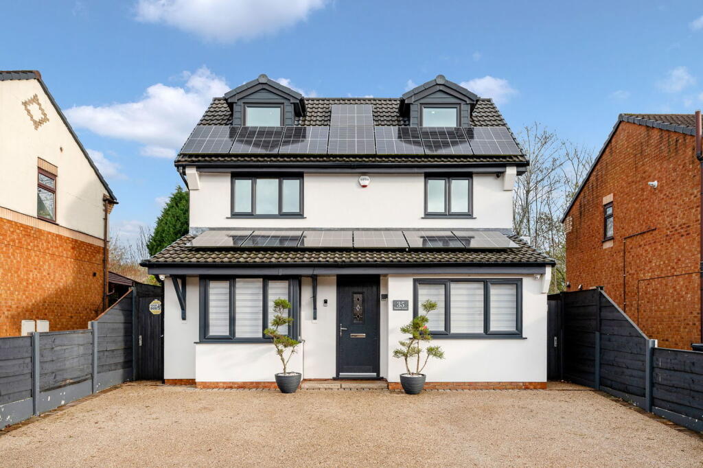 Main image of property: Bankside Avenue, Radcliffe, Manchester, M26 2QH