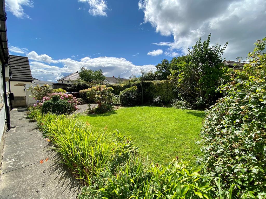 3 bedroom detached bungalow for sale in Warren Lane, Bingley, BD16