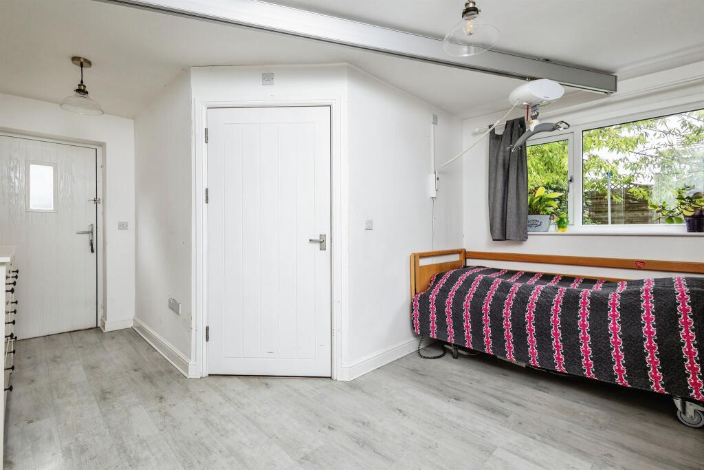 Additional property image - Cote Lane, Allerton, Bradford