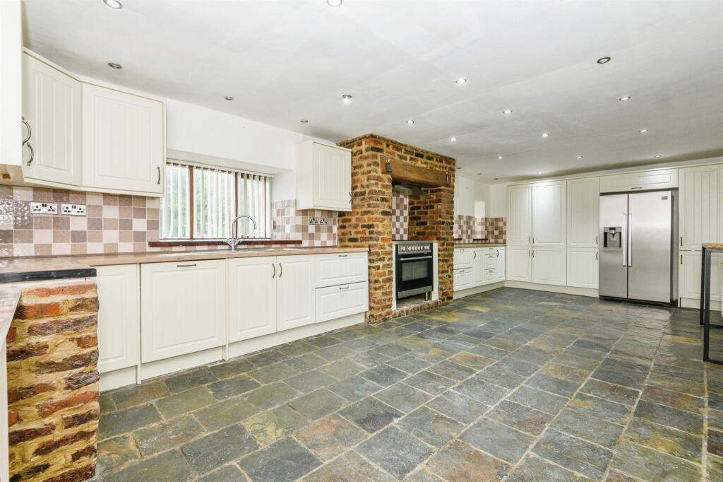 Additional property image - Allerton Lane, Allerton, Bradford