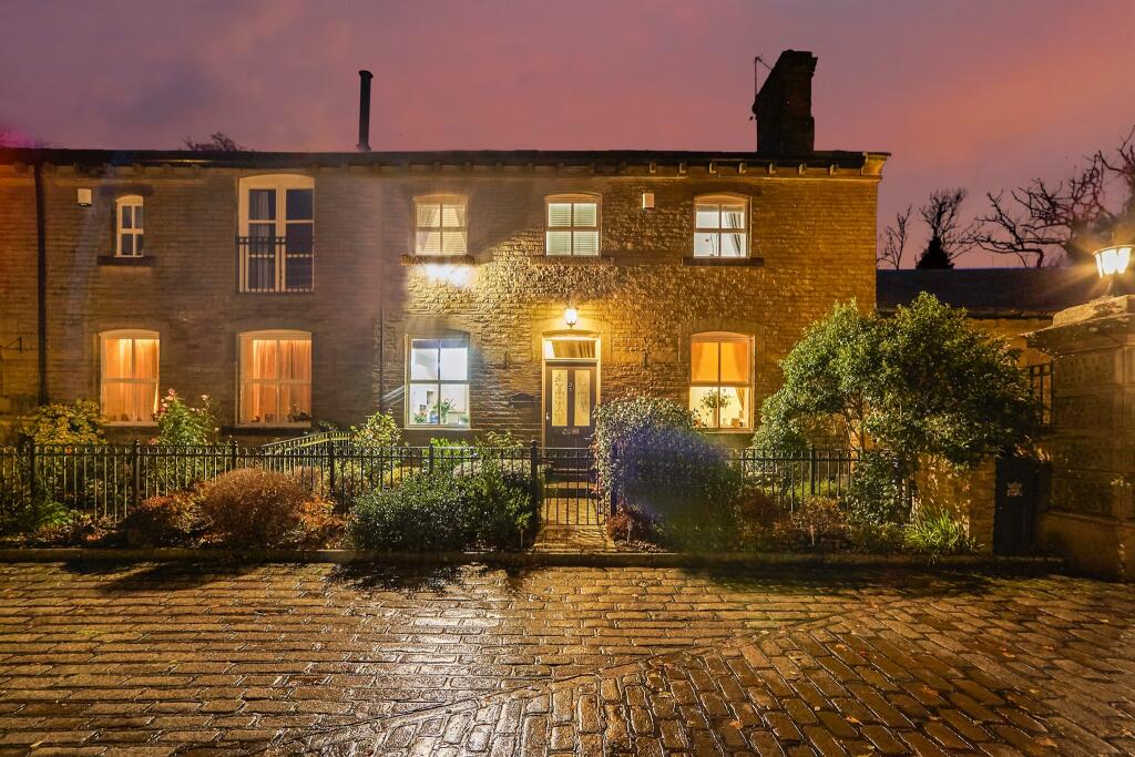 Main image of property: The Drive, Denholme, Bradford