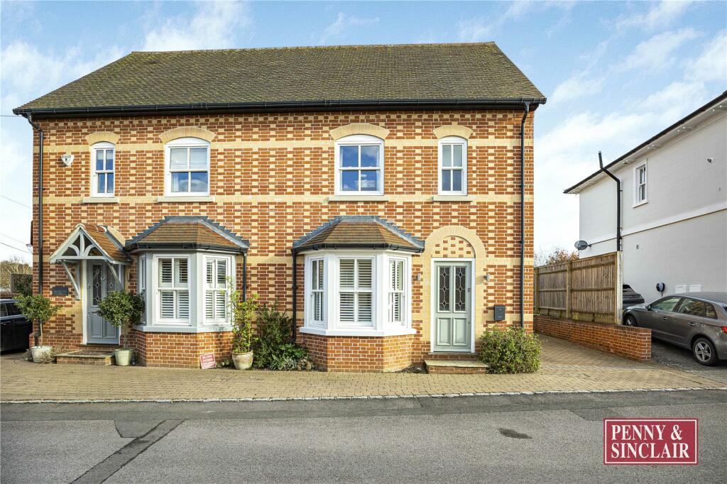 3 bedroom semidetached house for sale in Farm Road, RG9 1EJ, RG9