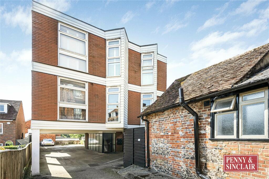 Main image of property: Gravel Hill, RG9 2EG