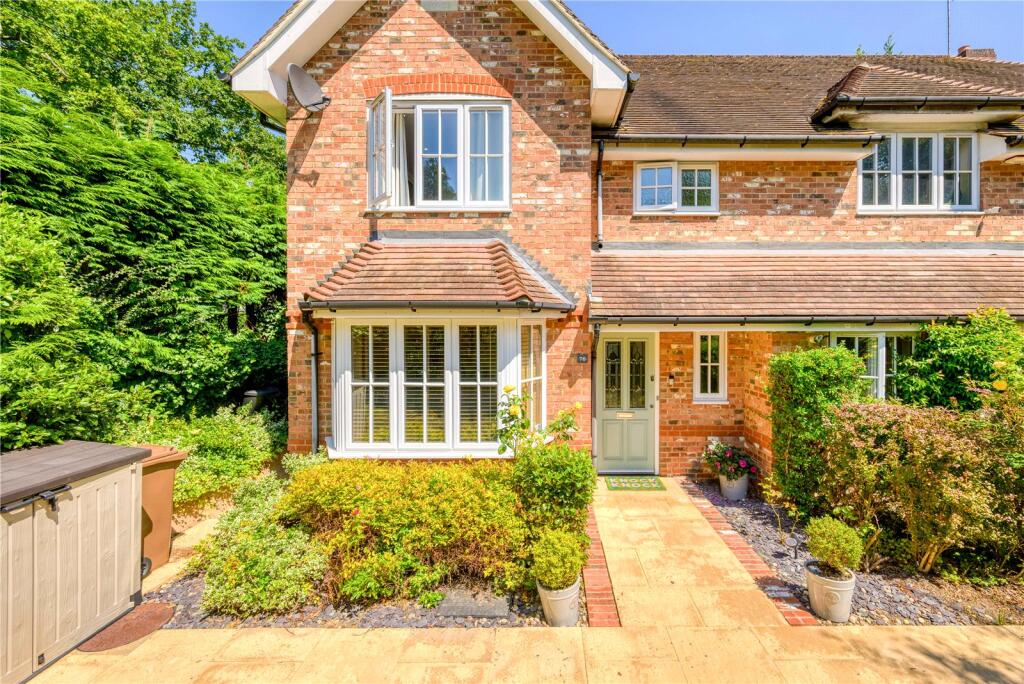 Main image of property: Peppard Common, RG9 5HP
