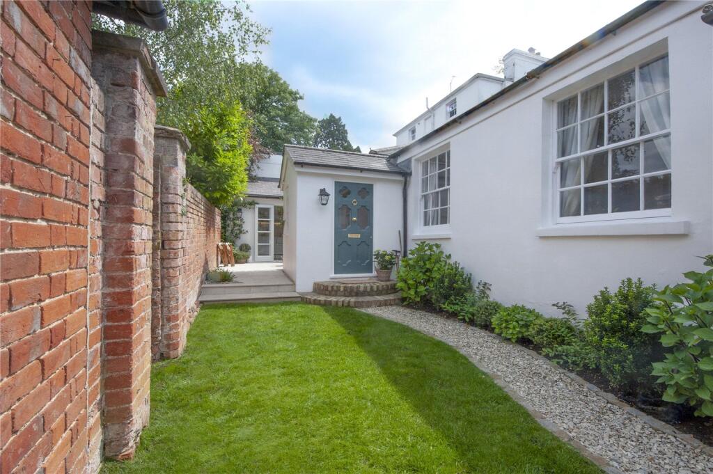 Main image of property: High Street, Wargrave, RG10 8DD