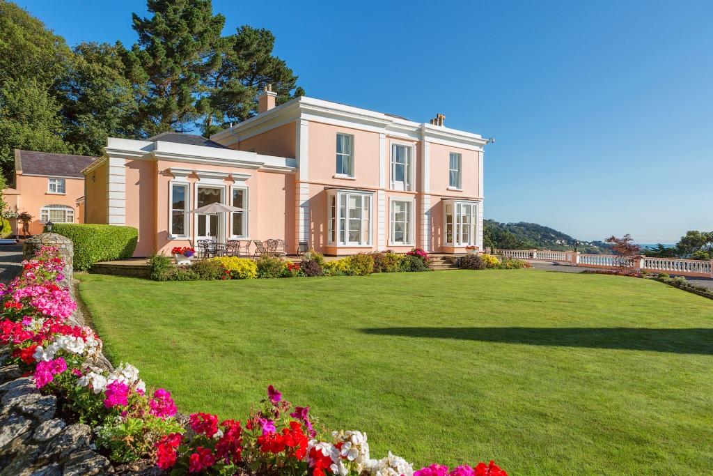 9 bedroom detached house for sale in Killiney, Dublin, Ireland