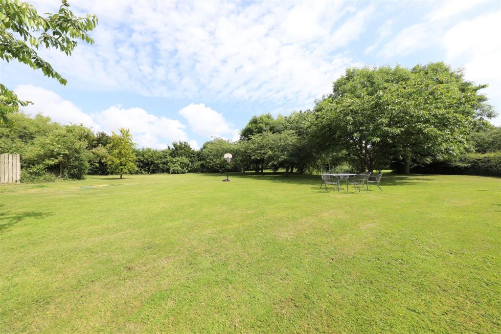 6 bedroom detached house for sale in Greens Lane, Burton Pidsea, Hull, HU12