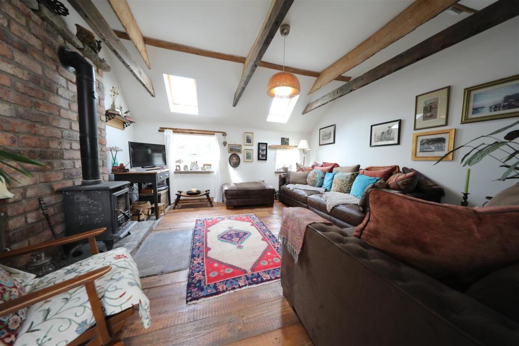 6 bedroom detached house for sale in Greens Lane, Burton Pidsea, Hull, HU12