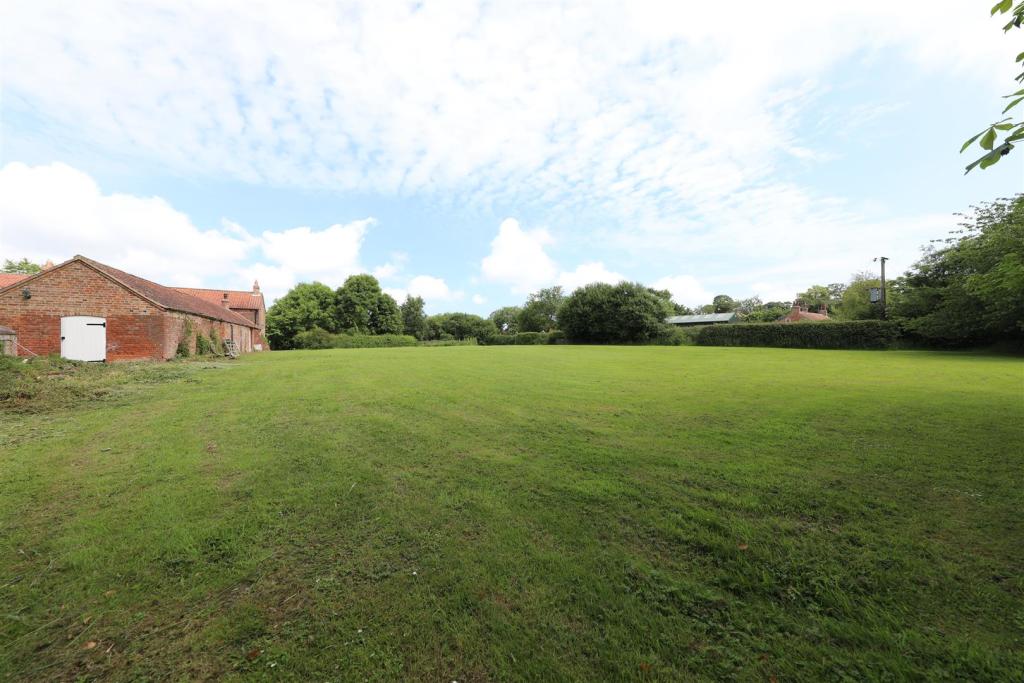 6 bedroom detached house for sale in Greens Lane, Burton Pidsea, Hull, HU12