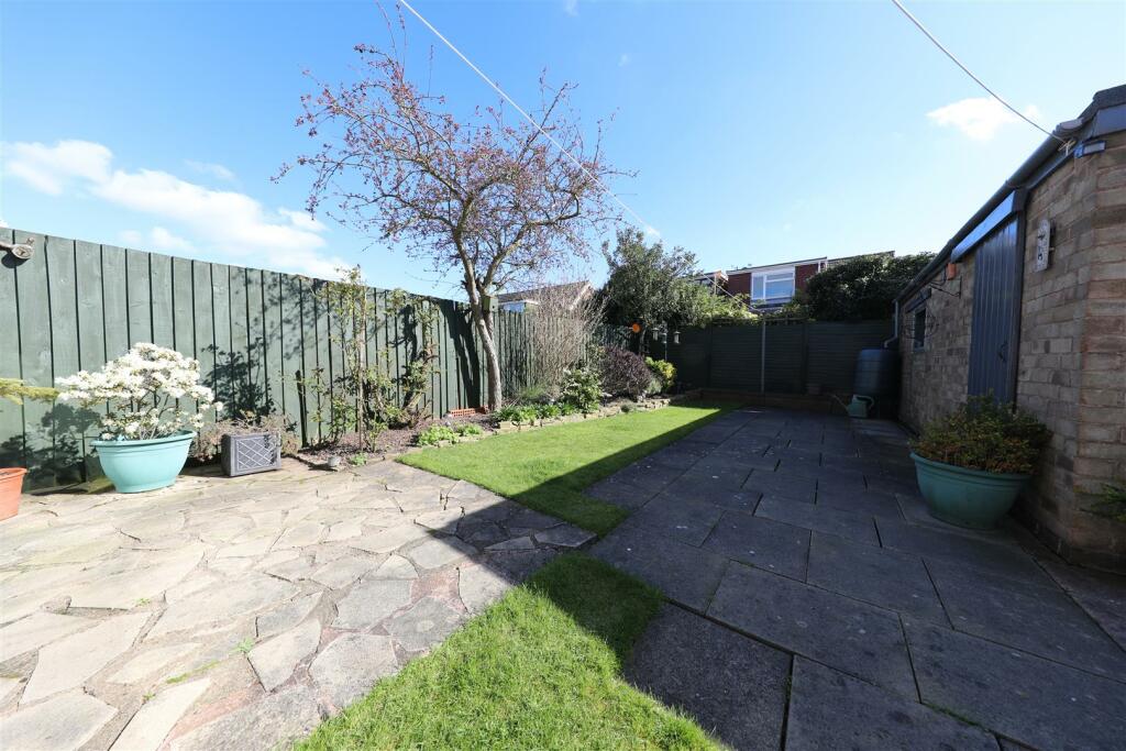 3 bedroom semidetached bungalow for sale in Plumtree Road