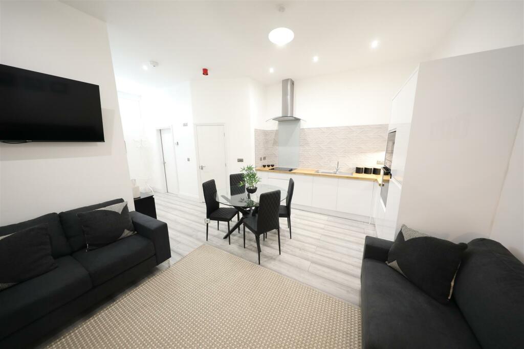 1 bedroom apartment for sale in The Academy, Street, Hull