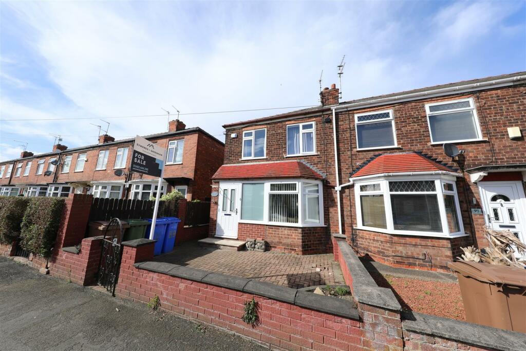 3 bedroom end of terrace house for sale in Richmond Road, Hessle, HU13