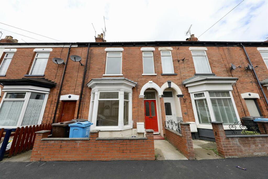 2 bedroom house for sale in Thoresby Street, Hull, HU5