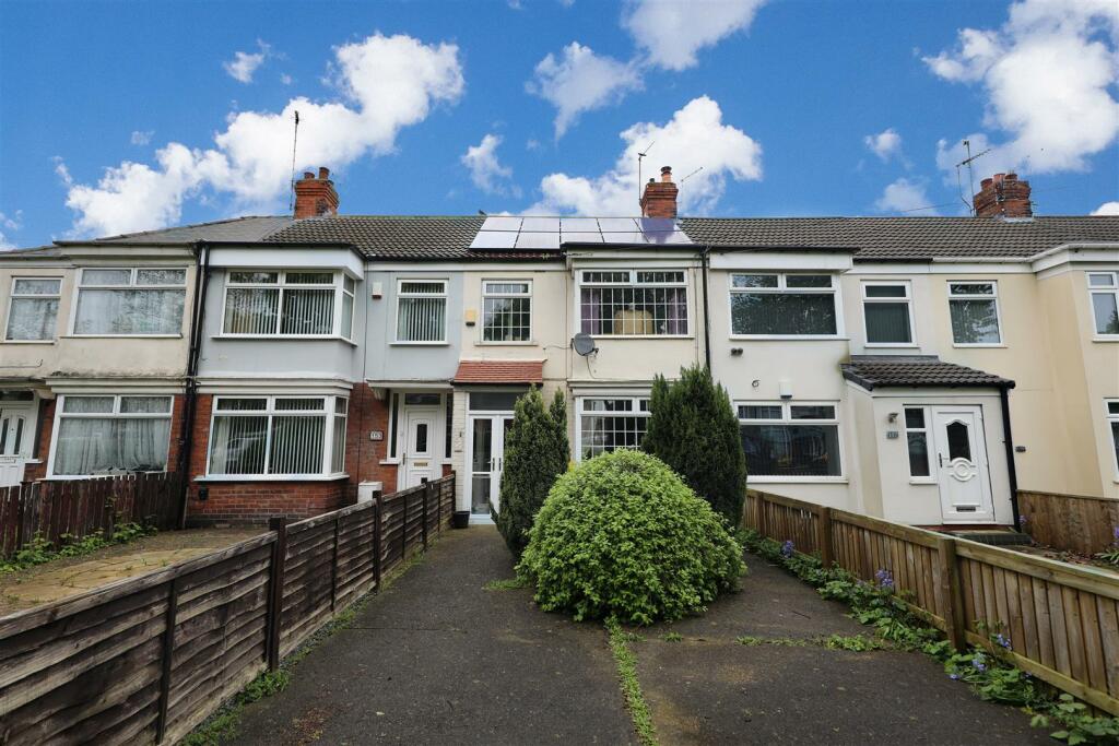 2 bedroom terraced house for sale in Sutton Road, Hull, HU6