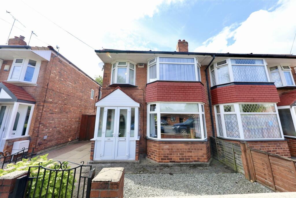 3 bedroom semidetached house for sale in Barrington Avenue, Hull, HU5