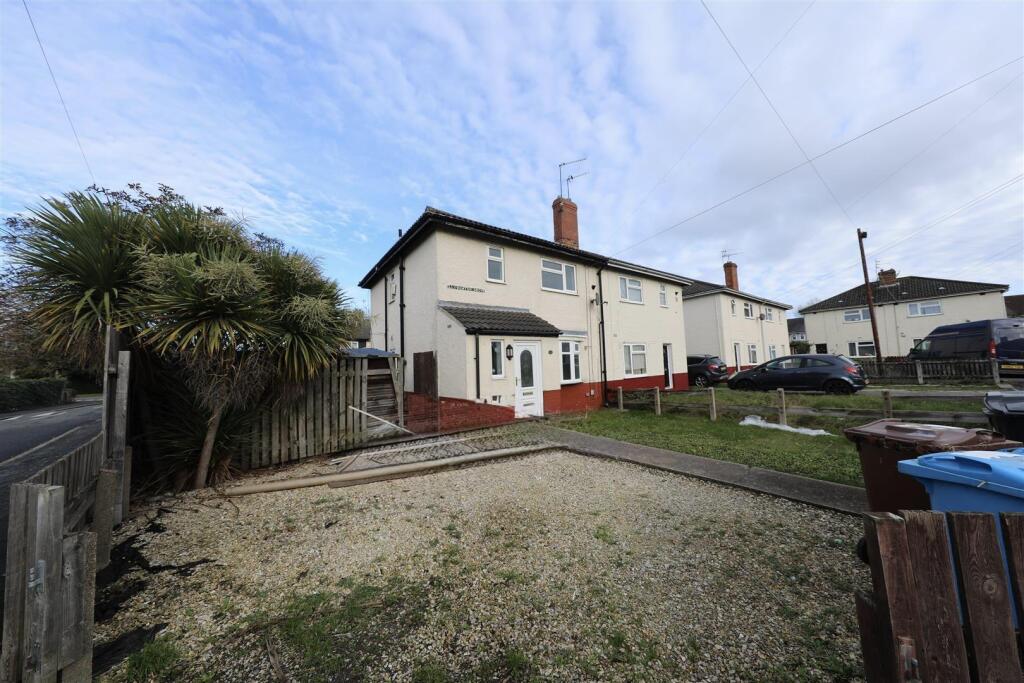 Main image of property: Elloughton Grove, Hull