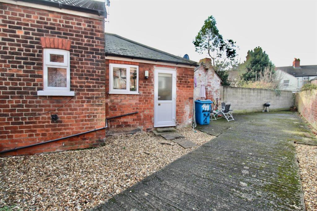 Main image of property: Boulevard, Hull