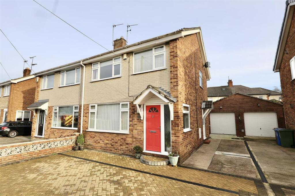 Main image of property: Roslyn Crescent, Hedon, Hull