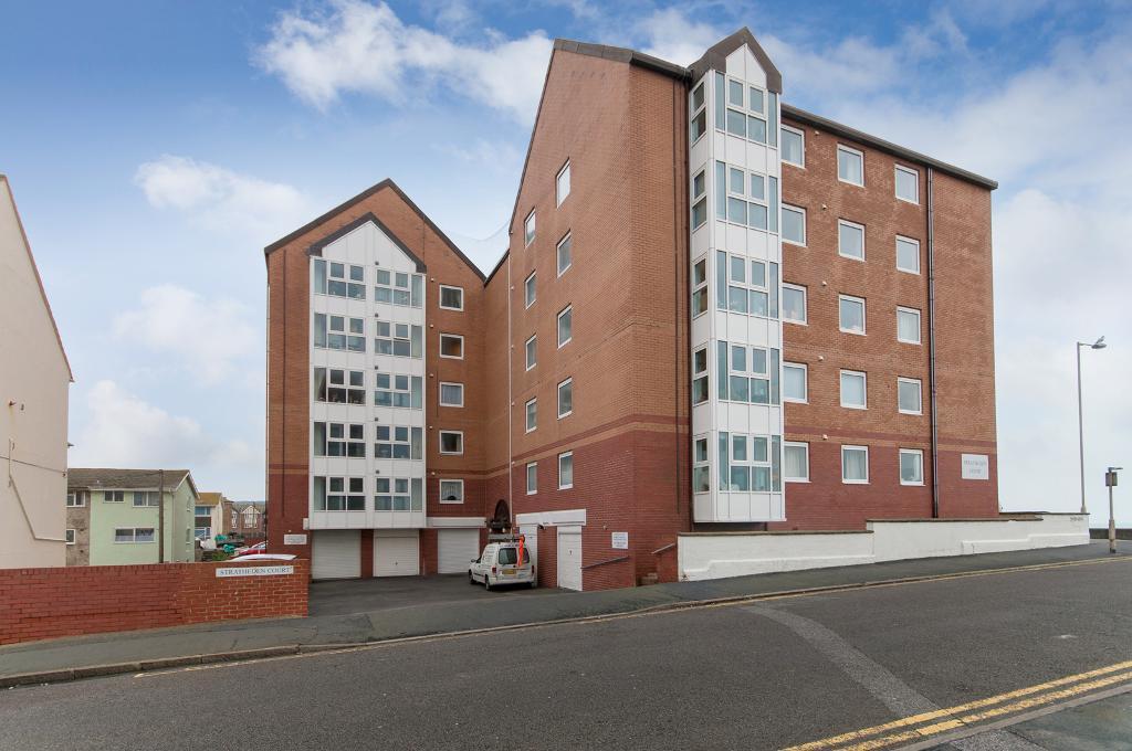 2 bedroom retirement property for sale in Stratheden Court, Esplanade