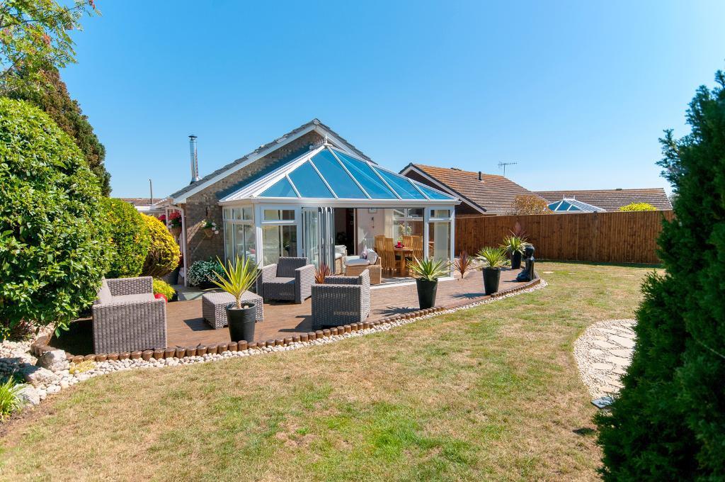 2 bedroom bungalow for sale in Lucinda Way, Seaford, East Sussex, BN25 ...