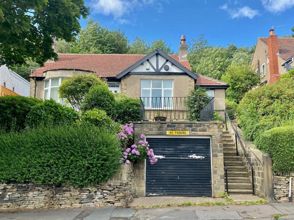 2 bedroom detached bungalow for sale in Heaton Road, Paddock, Huddersfield, HD1
