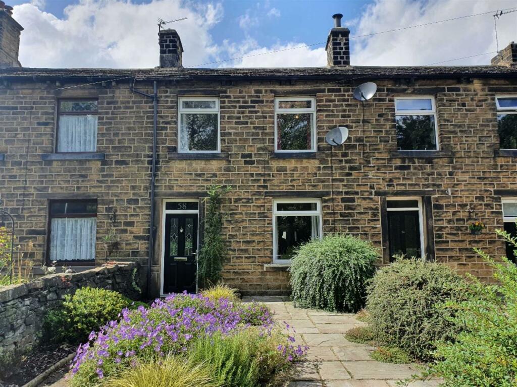 3 bedroom terraced house for sale in Abbey Road, Shepley, HD8