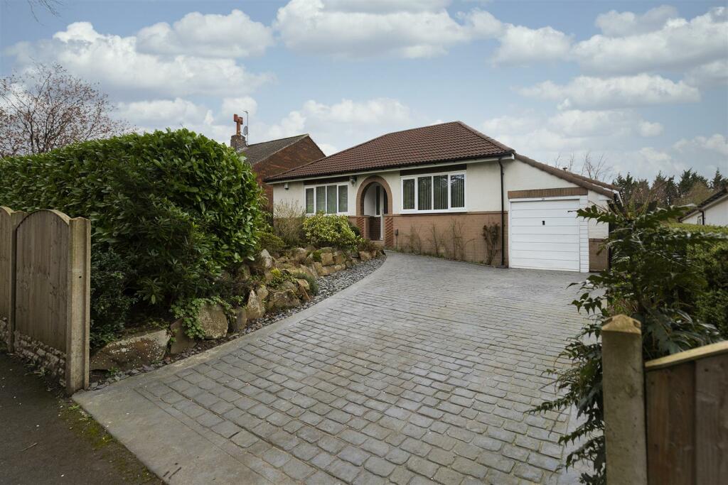 3 bedroom detached bungalow for sale in Bradley Road, Bradley